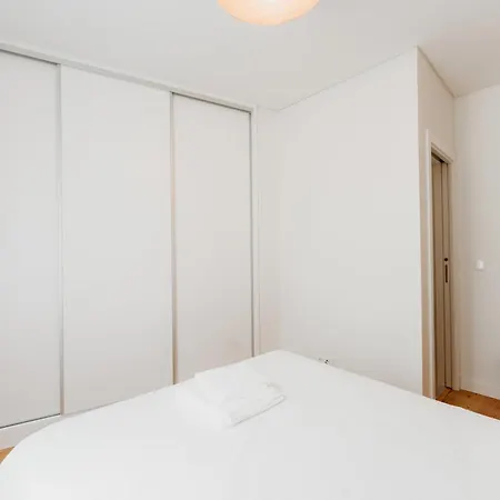 Mary Orange - No 236 1e - Sophisticated Two-bedroom Getaway 리스본