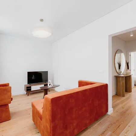 Mary Orange - No 236 1e - Sophisticated Two-bedroom Getaway * Lisbon